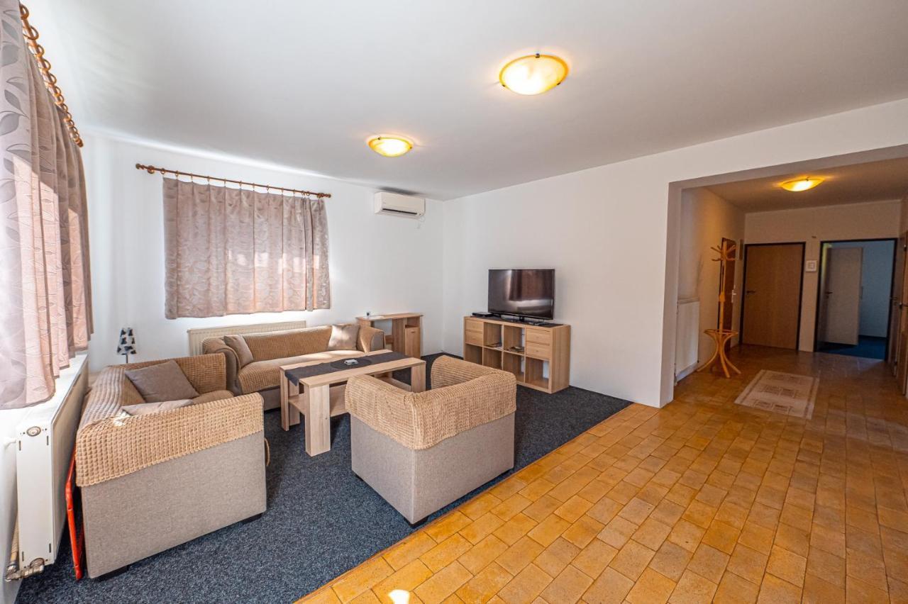 Xlsuite Apartment Comfort Piest'any Eksteriør bilde
